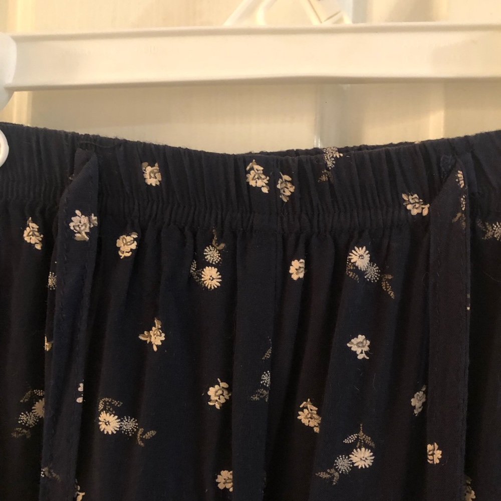 Adorable Flowered Vintage Sport Tie Shorts - Picture 3 of 11